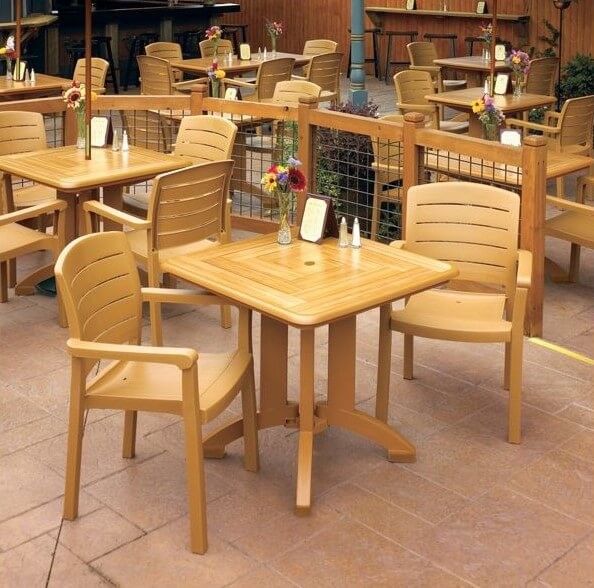 Tables that are space-saving and versatile - Maximizing Space: Space-Saving Furniture Solutions for Small Restaurants